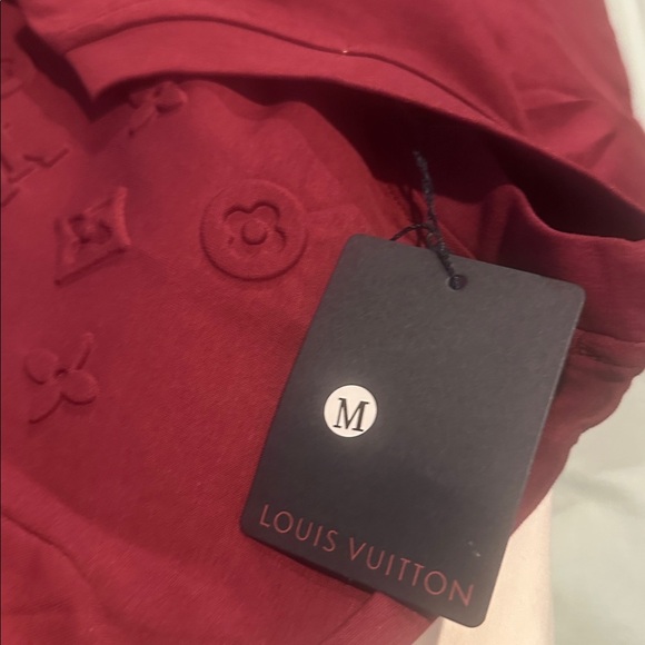 LV unisex Burgundy Tee - Picture 5 of 6